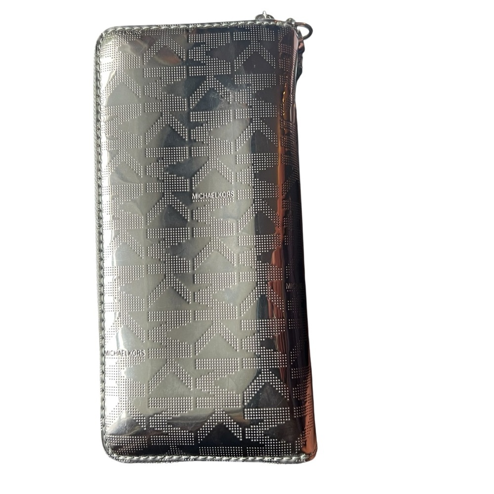 Michael Kors continental wallet, wristlet. Like NEW! - Picture 2 of 11